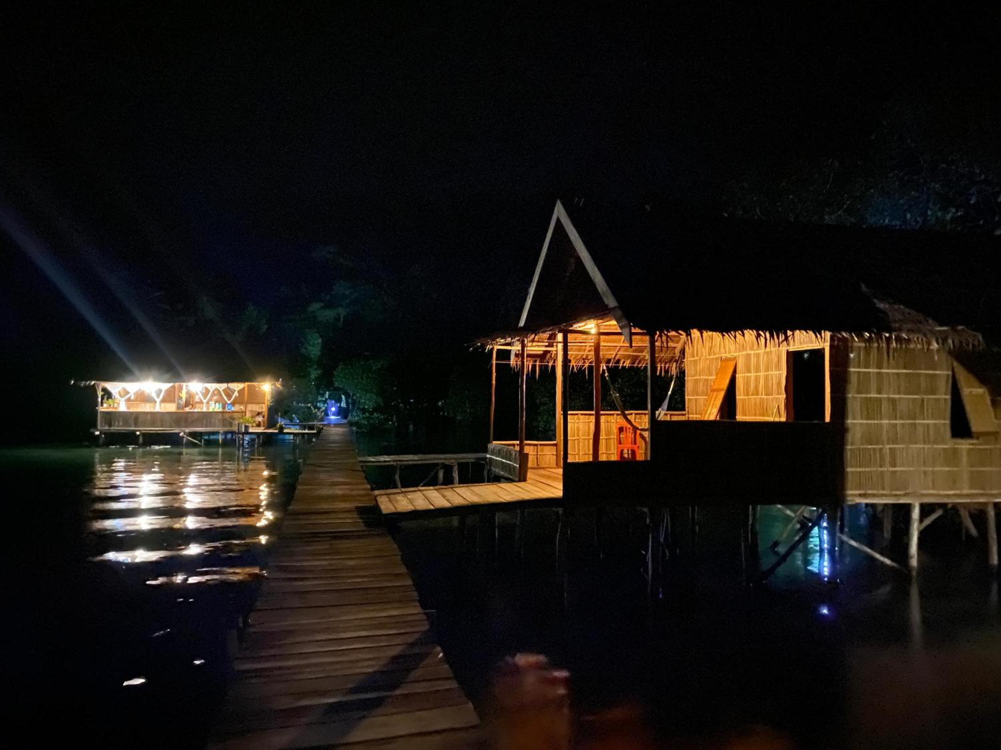 Nyanse Homestay - Raja Ampat Besir Extérieur photo